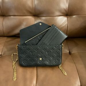 Louie Vuitton crossbody Purse